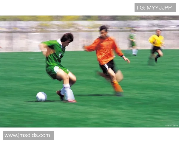 当代足球明星的崛起与影响力探讨及其对全球足球文化的推动作用